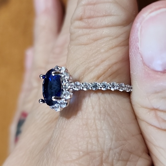 Sapphire blue cubic zirconia - Picture 5 of 6
